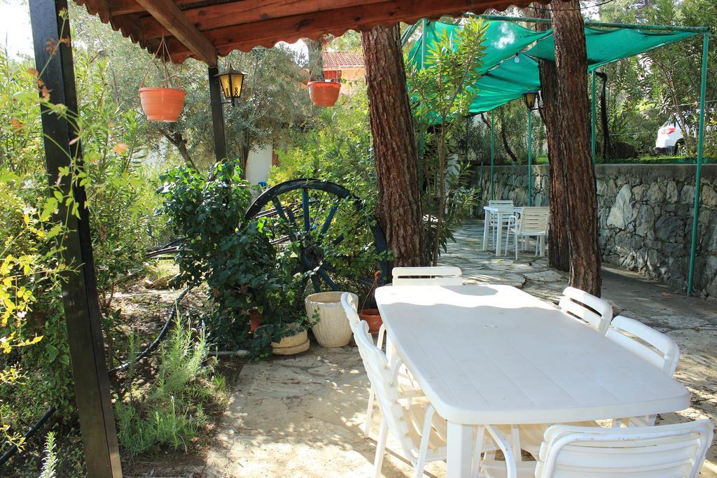 Villa In Moniatis Habitación foto
